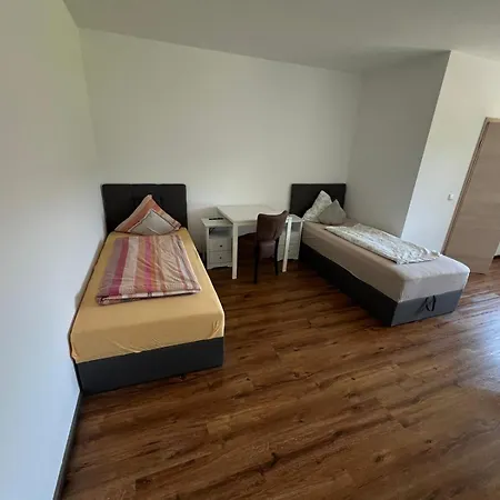 Pensionszimmer Mit Gemeinschaftskueche * Schlitz